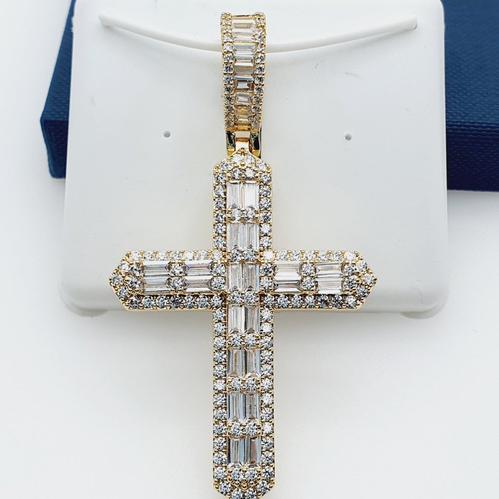 "14K Gold Plated Cubic Zircon Pendant, EVBRS609